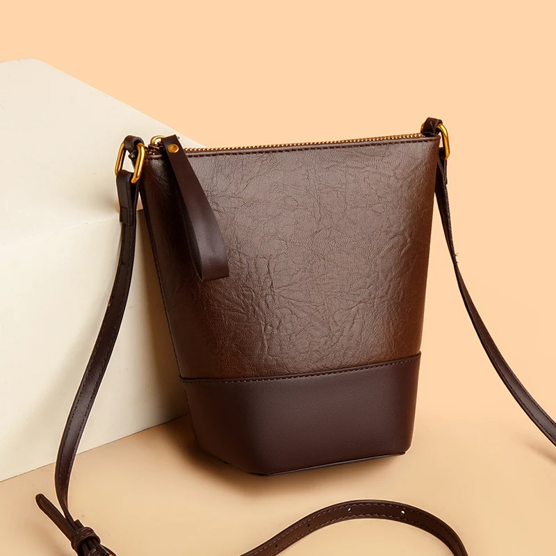 水桶包小2025新款软皮质感时尚休闲斜挎包手机包单肩斜跨腋下女包