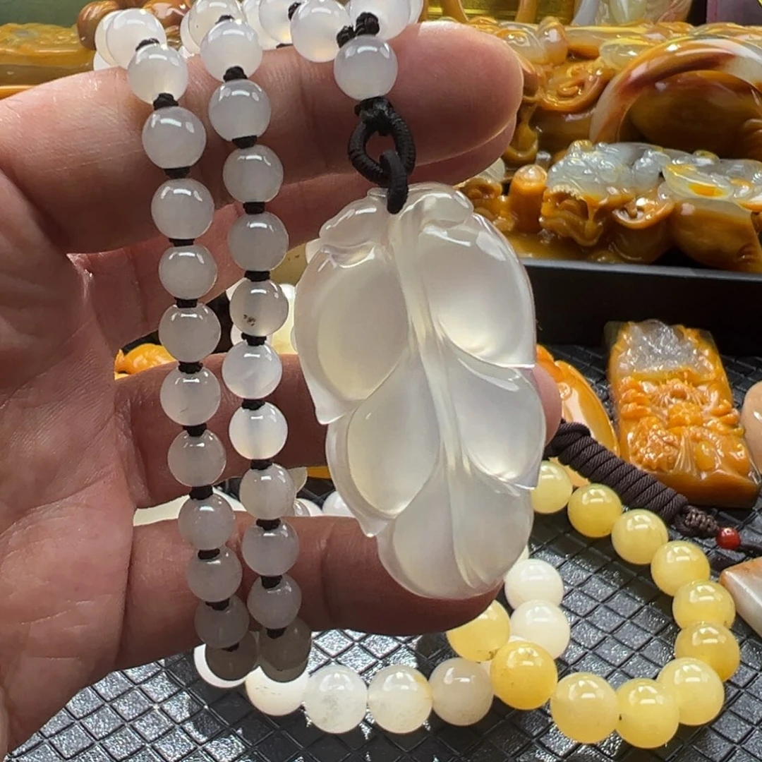 石英质玉未镶嵌颈饰