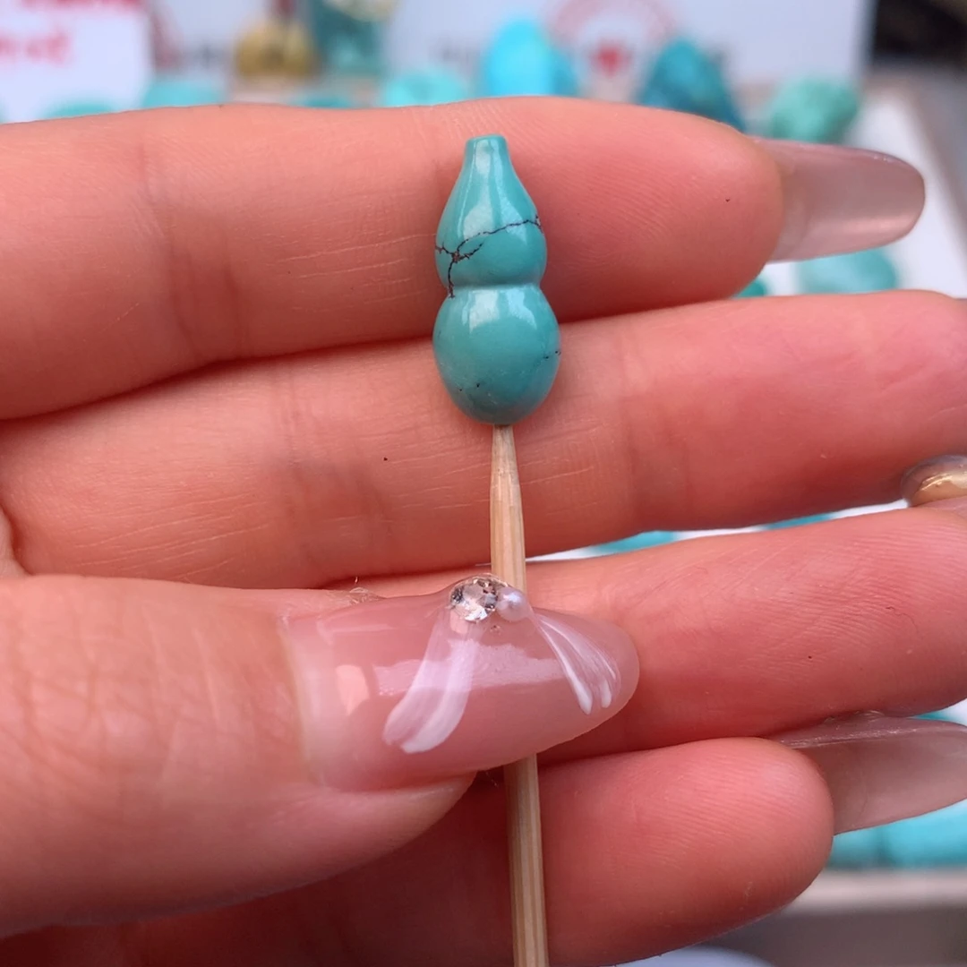 绿松石未镶嵌颈饰