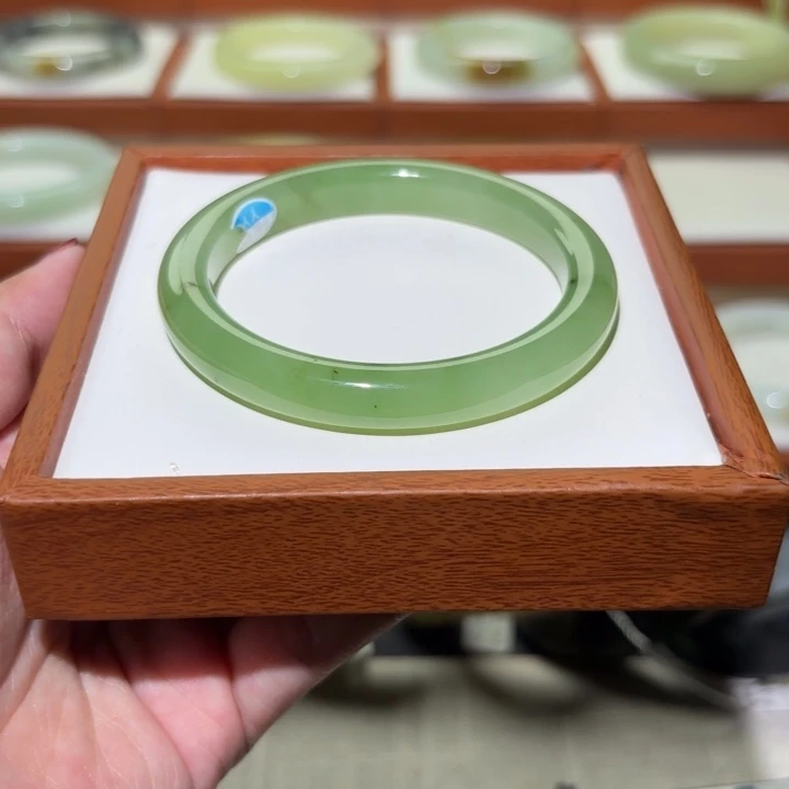 和田玉手镯未镶嵌冰底苹果绿54-55