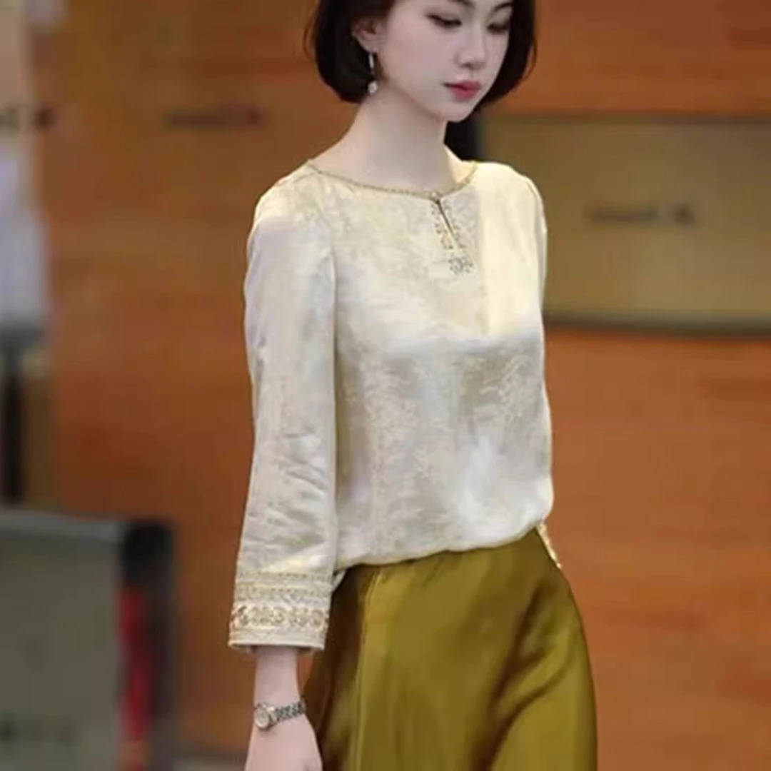 中式米白色复古提花衬衫女2025早秋款宽松显瘦百搭设计感小衫上衣