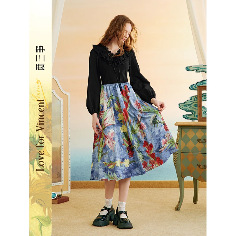 两三事梵高文艺花海浮游2025秋季新款印花裙摆蕾丝拼接v领连衣裙