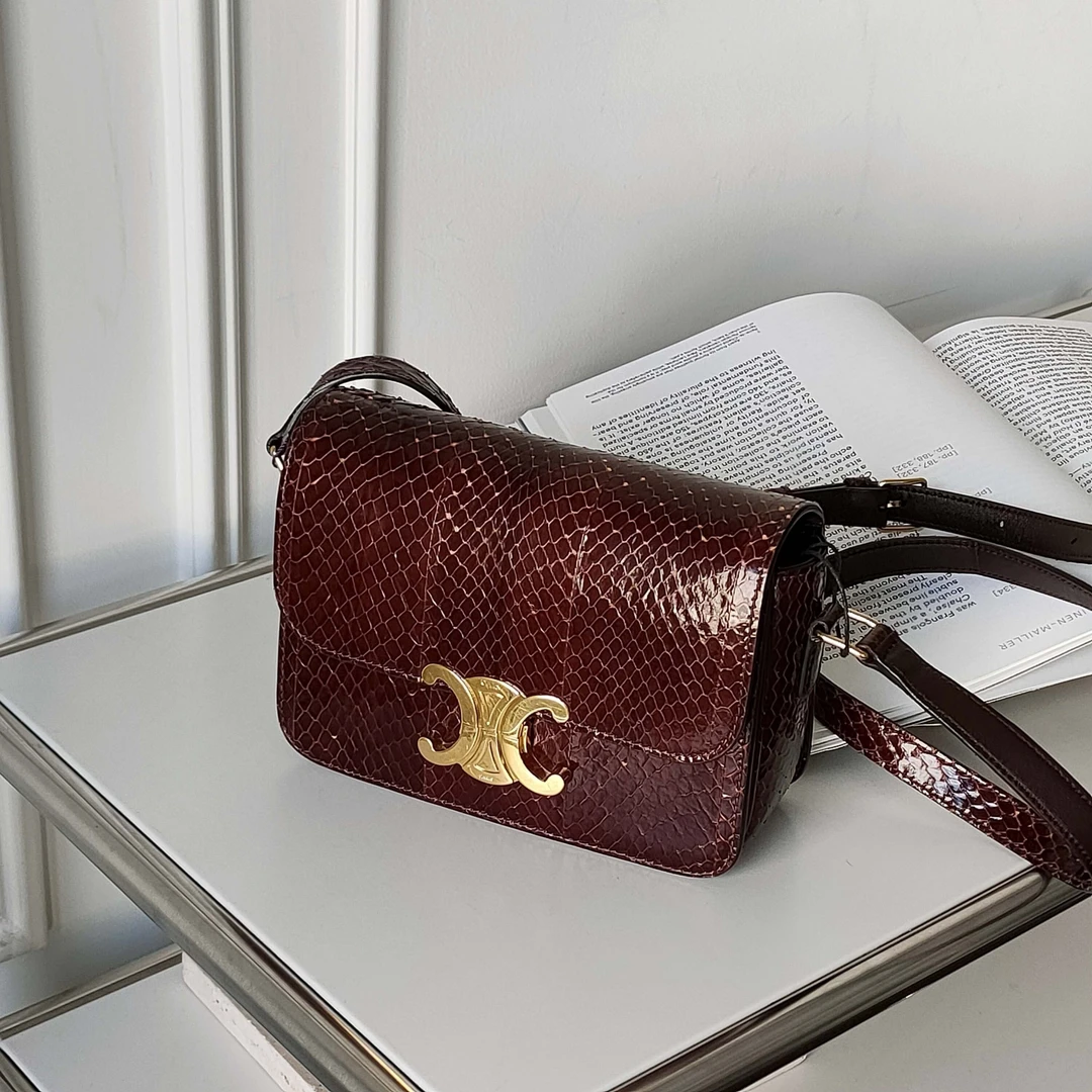 95新 Celine/思琳 Azul-红棕色金扣蛇皮凯旋门teen斜挎包38274