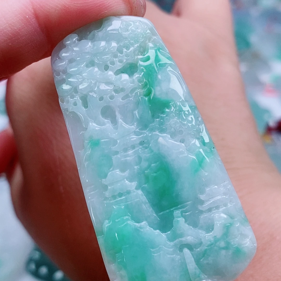 翡翠未镶嵌颈饰天然缅甸A货翡翠山水牌