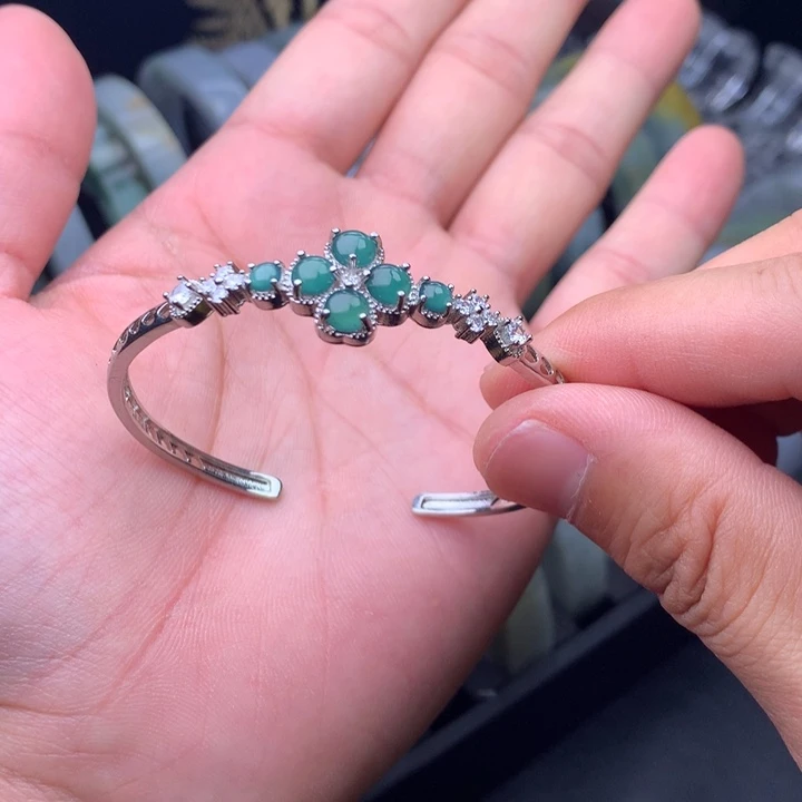 翡翠未镶嵌手镯手镯