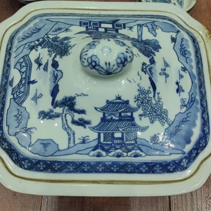 瓷景德镇青花汾水方锅一个