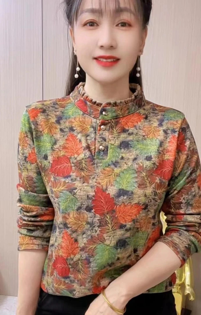 时尚妈妈装长袖秋冬新款加绒打底衫长袖保暖洋气小衫显瘦彩色枫叶