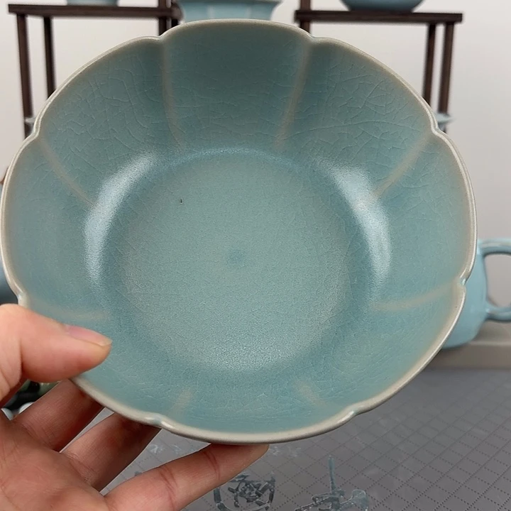 微瑕汝窑仿古釉葵口碗