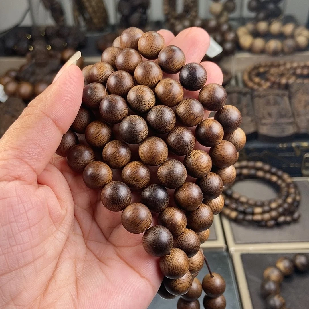 沉香手串都**光越南富森红土