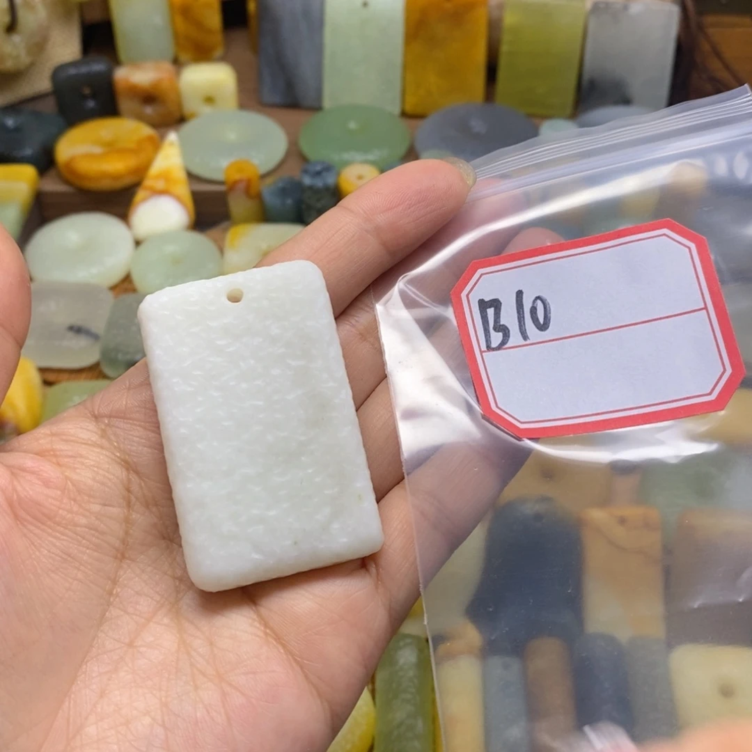 未镶嵌蛇纹石玉颈饰都*