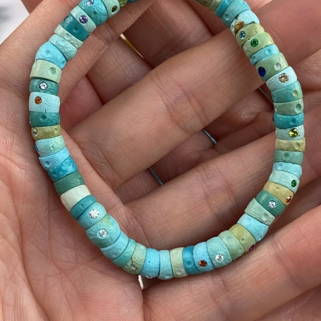 绿松石未镶嵌。星球大肠