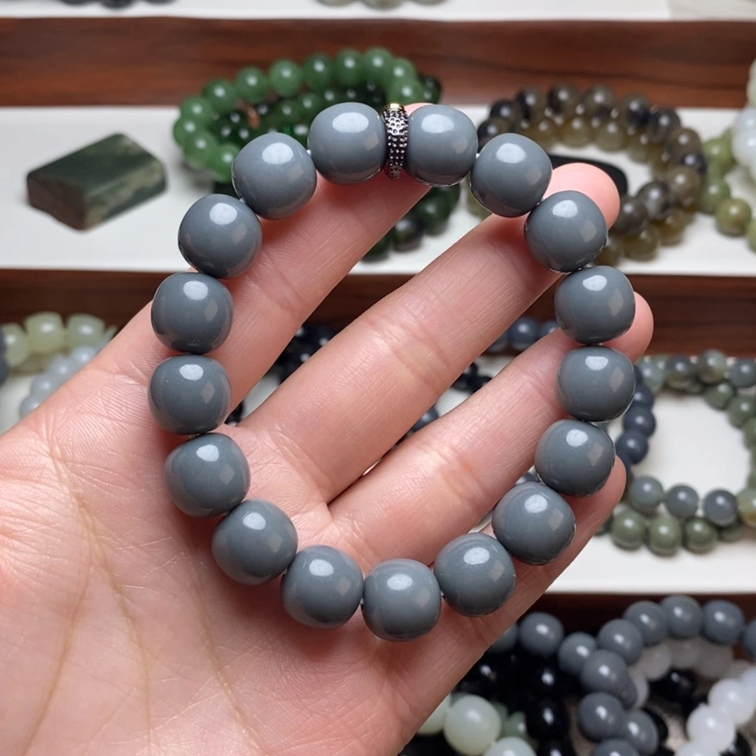 徐***少和田玉未镶嵌手串