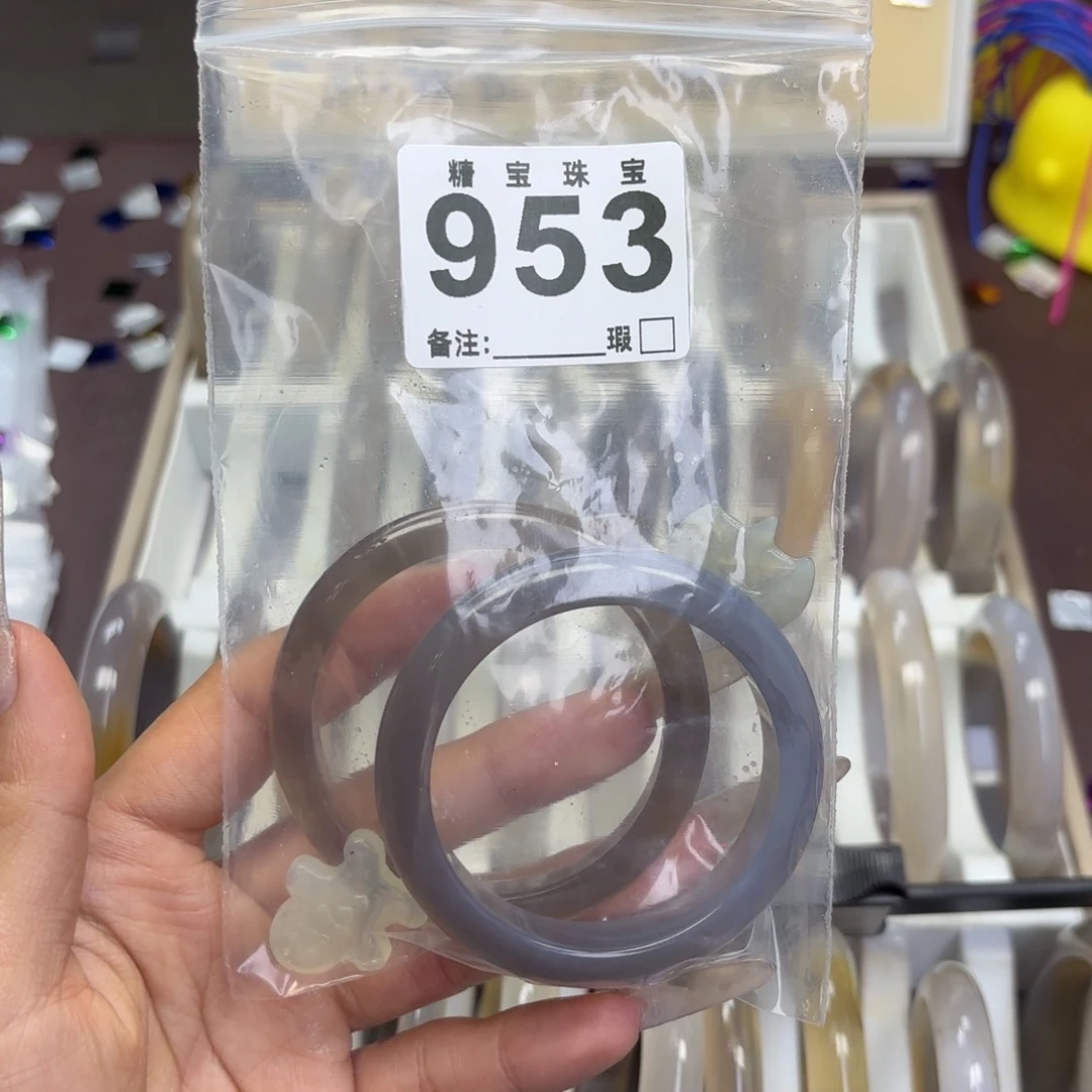 佛***妞蛇纹石玉未镶嵌手镯
