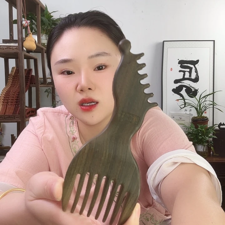 绿檀木大凤凰瑕疵