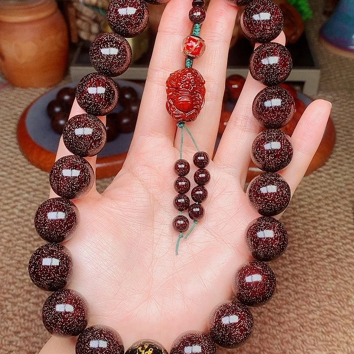 檀香紫檀（小叶紫檀）20手持