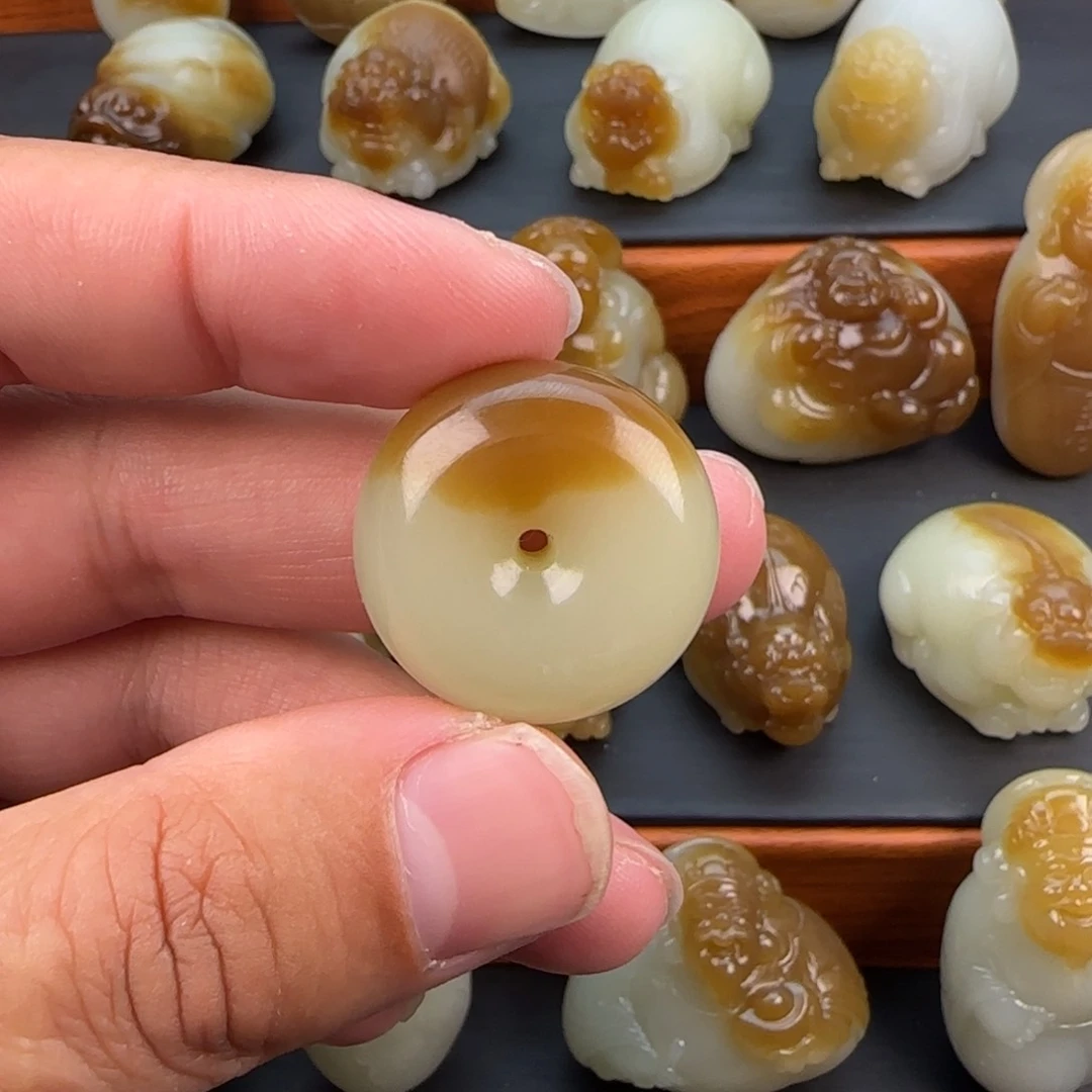和田玉（糖玉）颈饰未镶嵌南***木