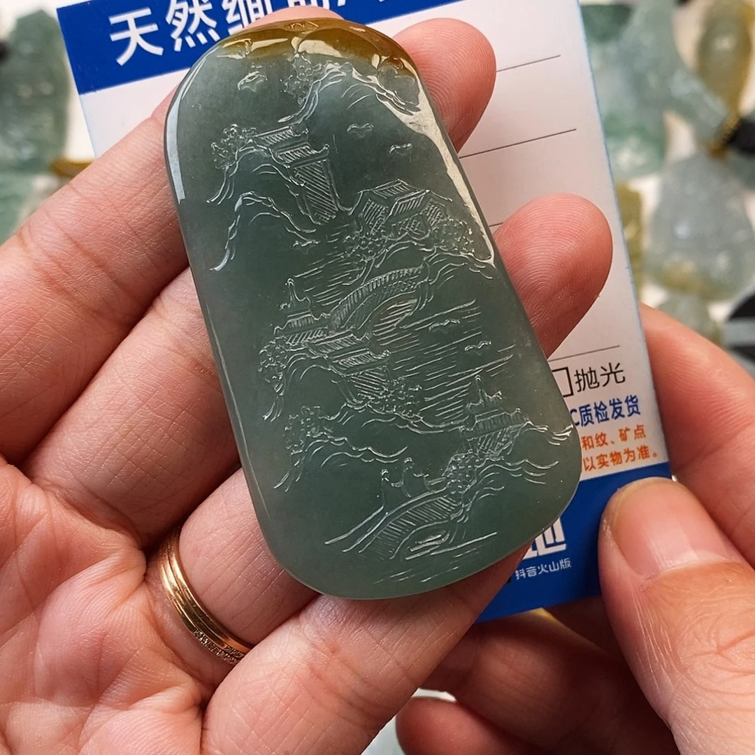 翡翠未镶嵌颈饰山水