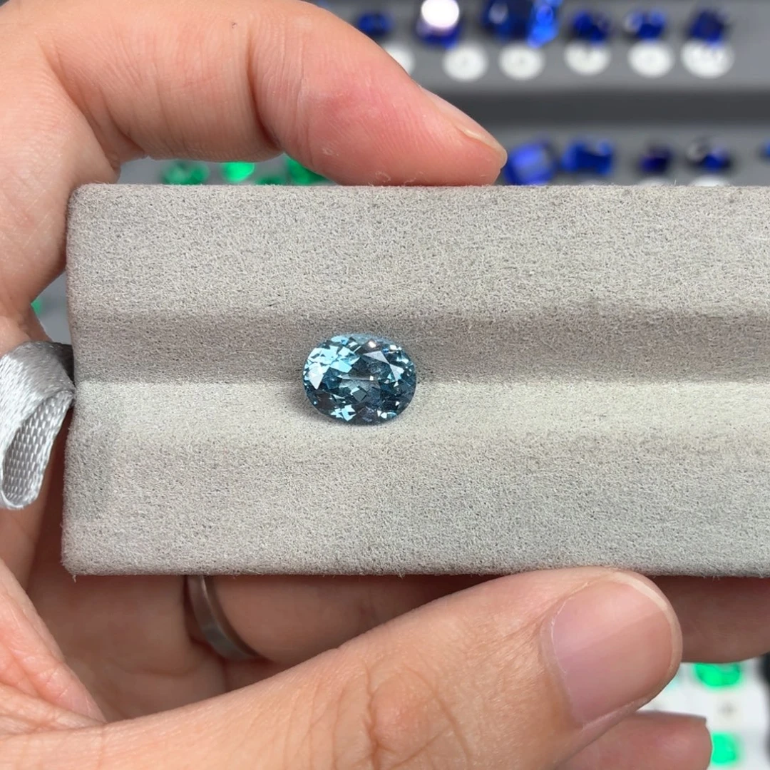 妈***哄裸石合成（培育）尖晶石3.53ct