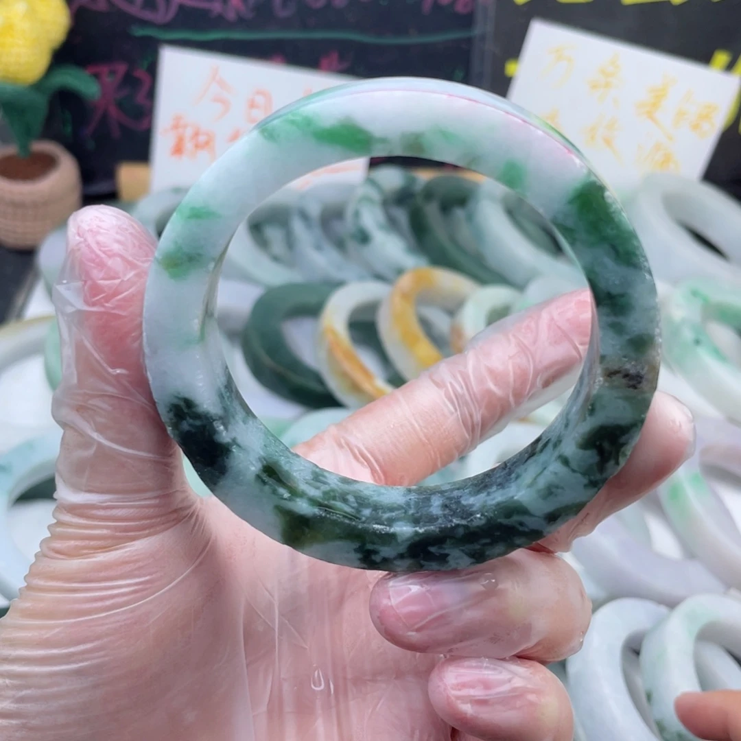 未镶嵌翡翠手镯定制翡翠