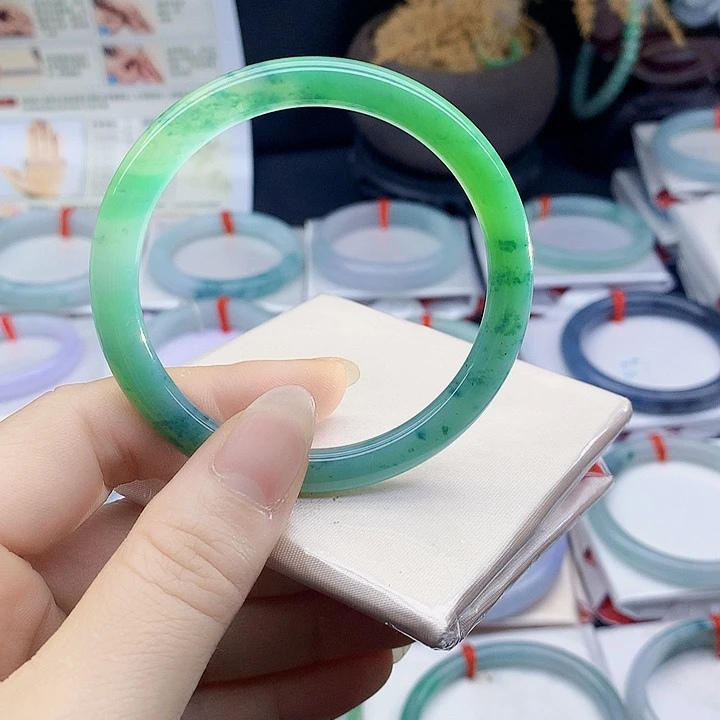 翡翠手镯未镶嵌缅甸天然翡翠A货56