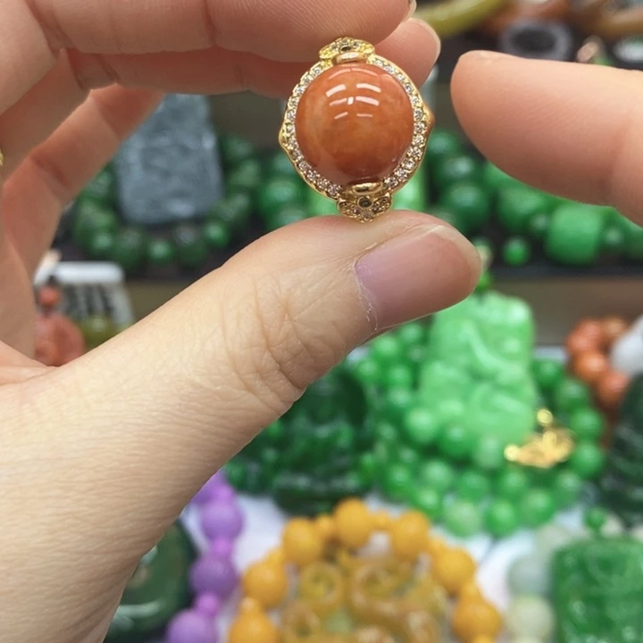 翡翠未镶嵌颈饰戒指8