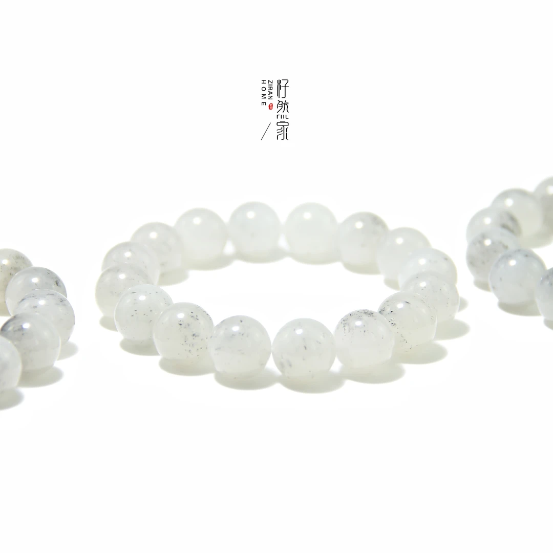 天然新疆和田玉点墨青花圆珠手串12mm(白肉底)（多样性发其一）