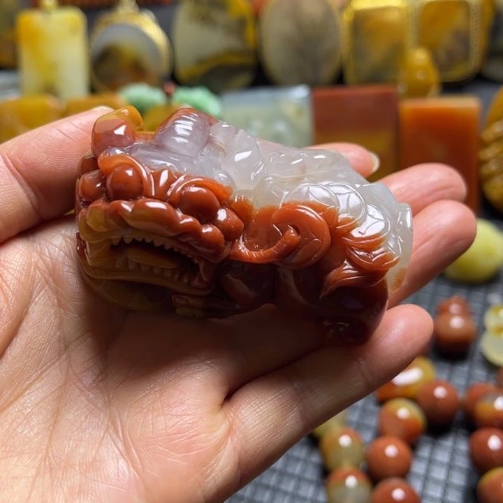 石英质玉（黄龙玉）未镶嵌颈饰