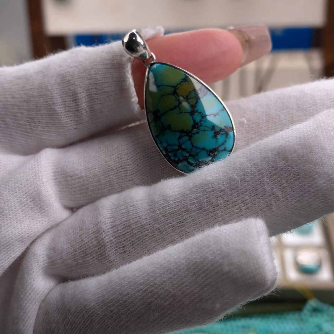 绿松石配饰未镶嵌