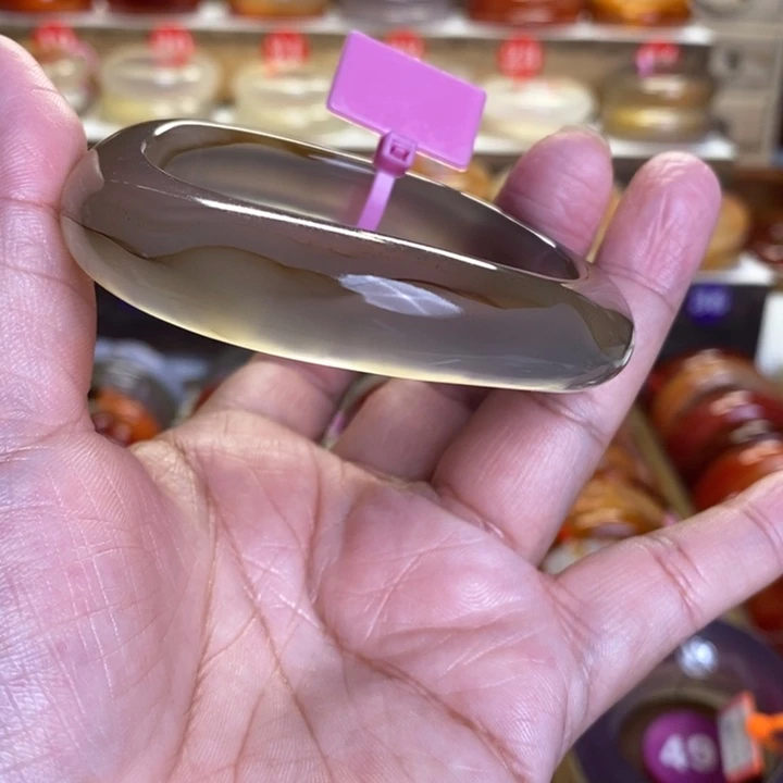 玛瑙/玉髓手镯未镶嵌随**美