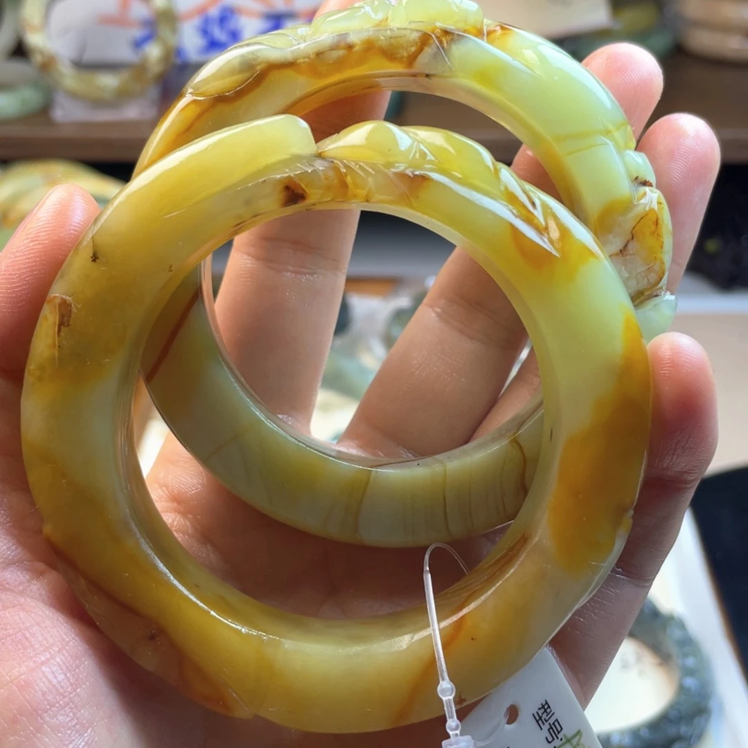蛇纹石玉未镶嵌手镯河**草