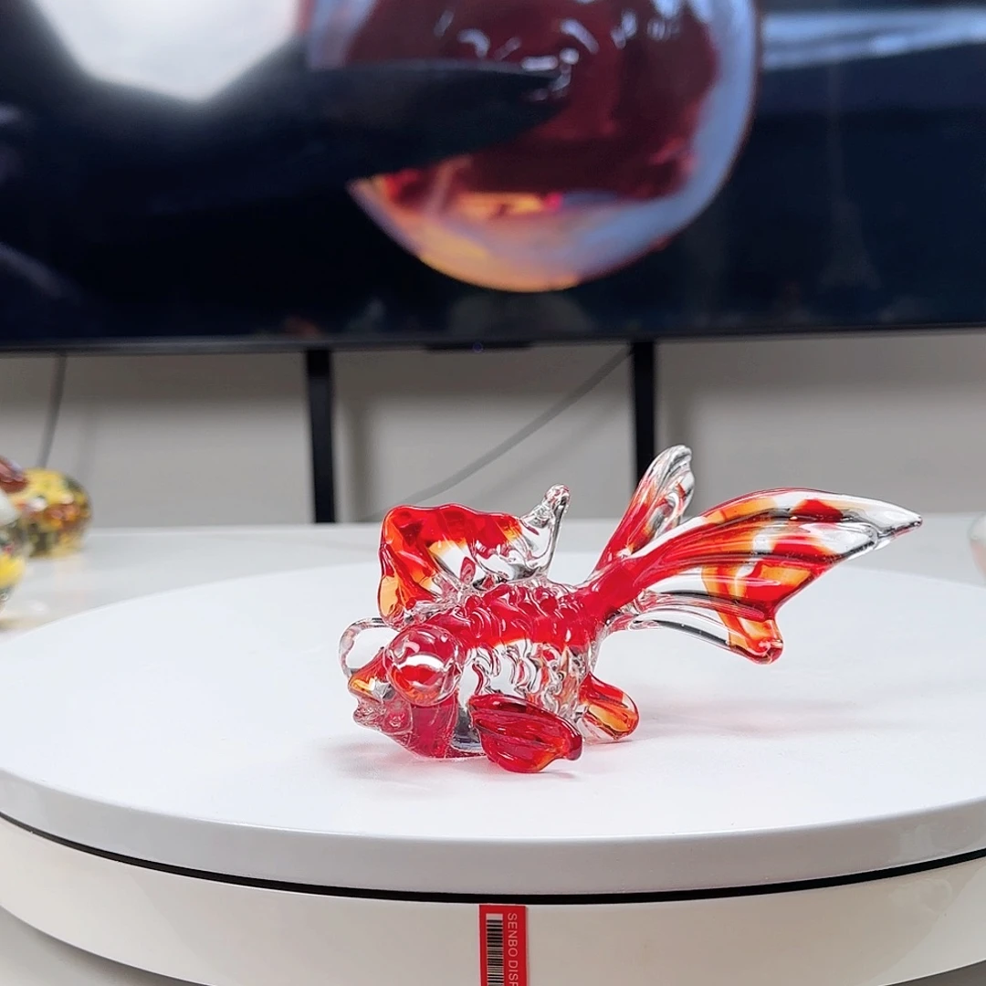 颈饰玻璃红色金鱼摆件
