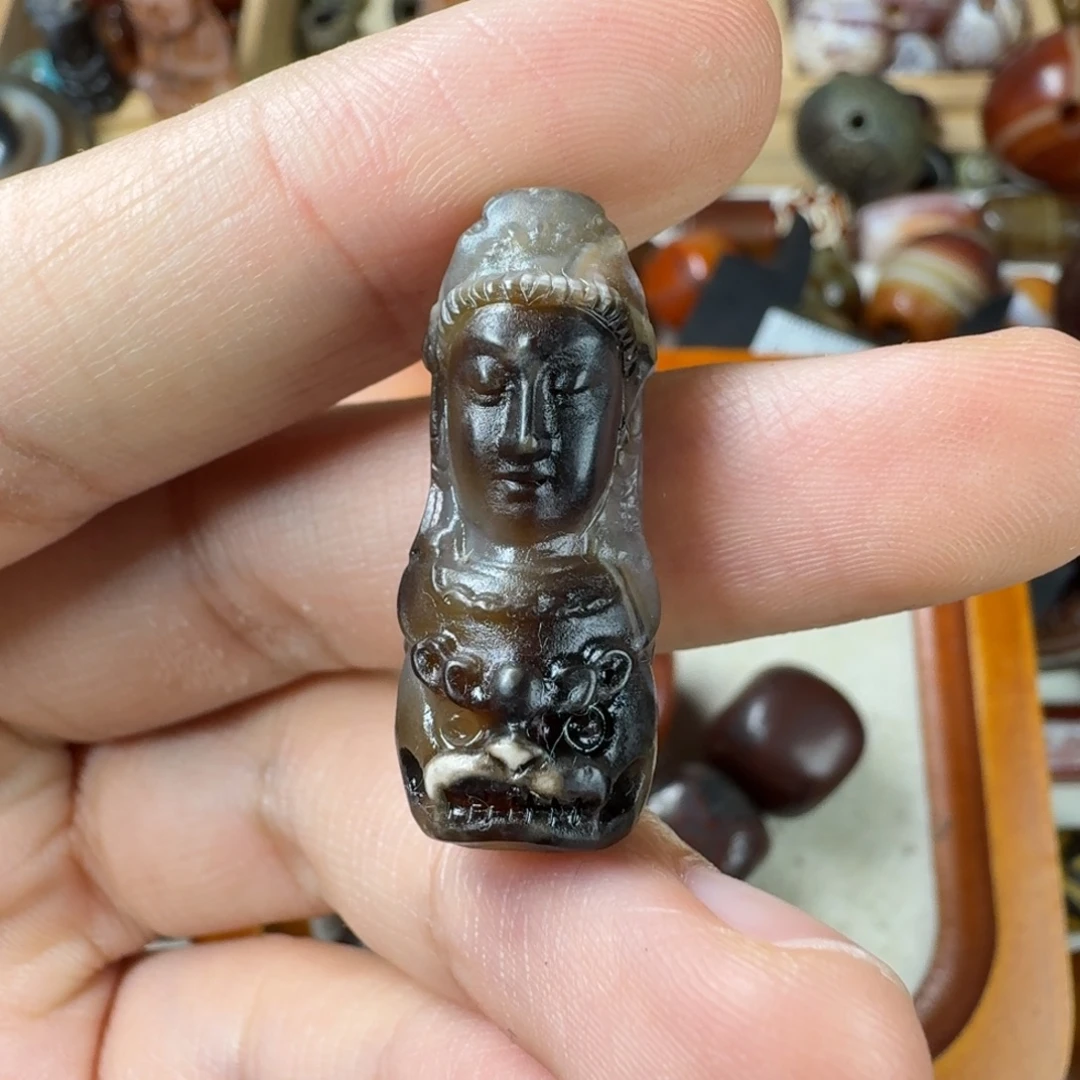 中***乐未镶嵌玛瑙玉髓玛瑙/玉髓
