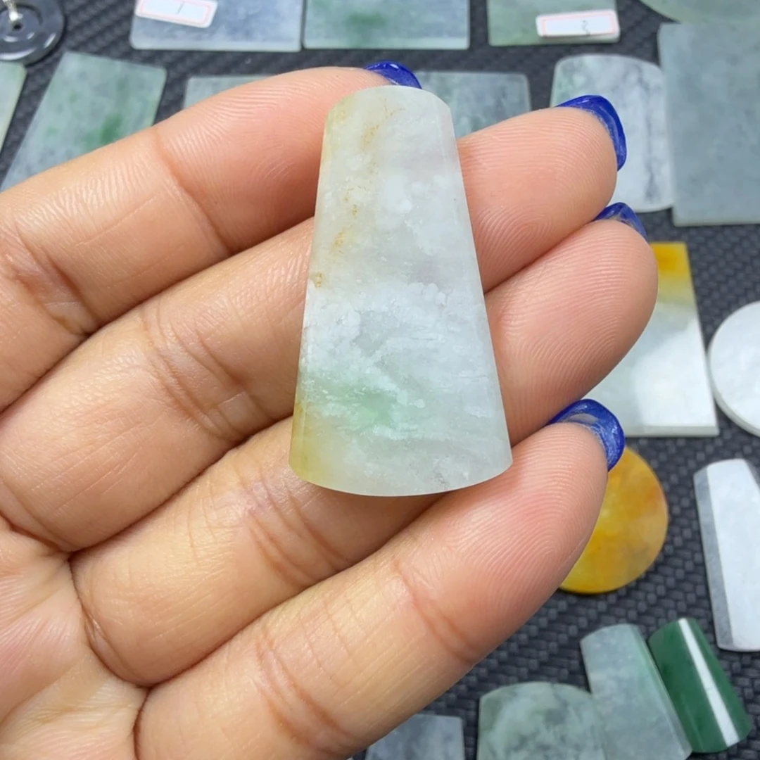 翡翠颈饰未镶嵌天然缅甸A货翡翠