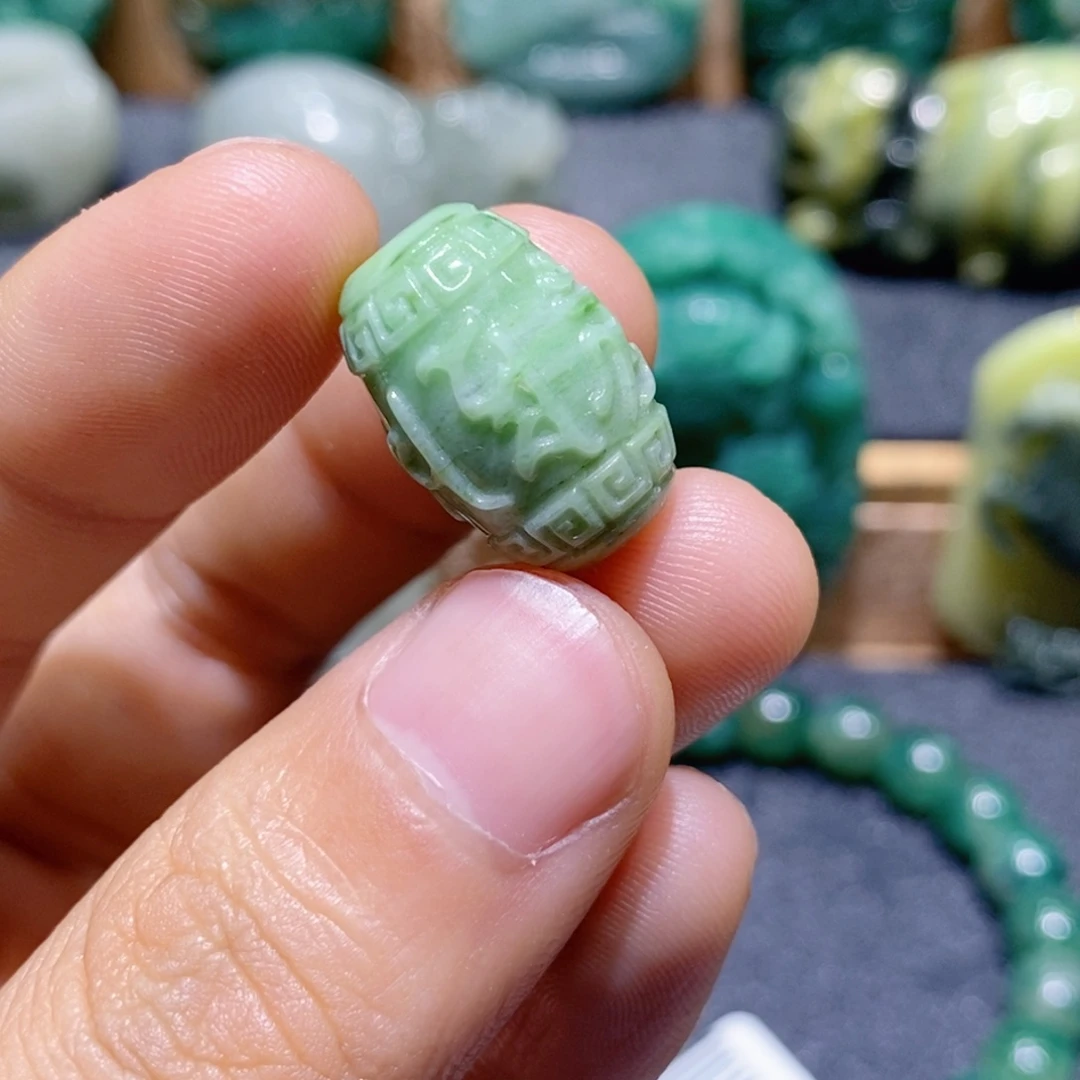 独山玉未镶嵌吊坠