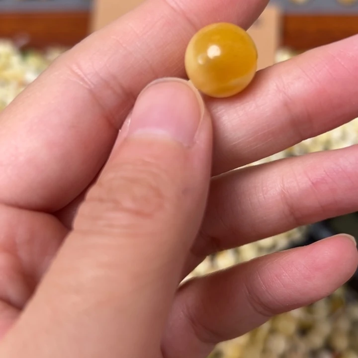 蜜蜡未镶嵌裸石12.3mm一个