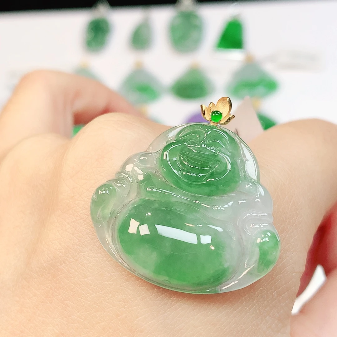 翡翠18K金镶嵌颈饰