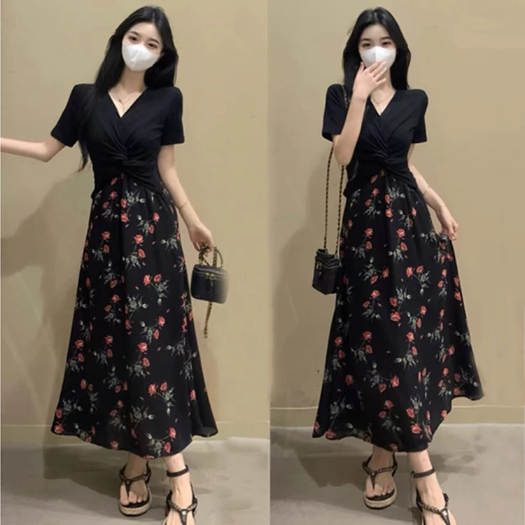 法式轻熟V领黑色连衣裙夏新款大码胖mm收腰遮肚碎花裙假两件长裙