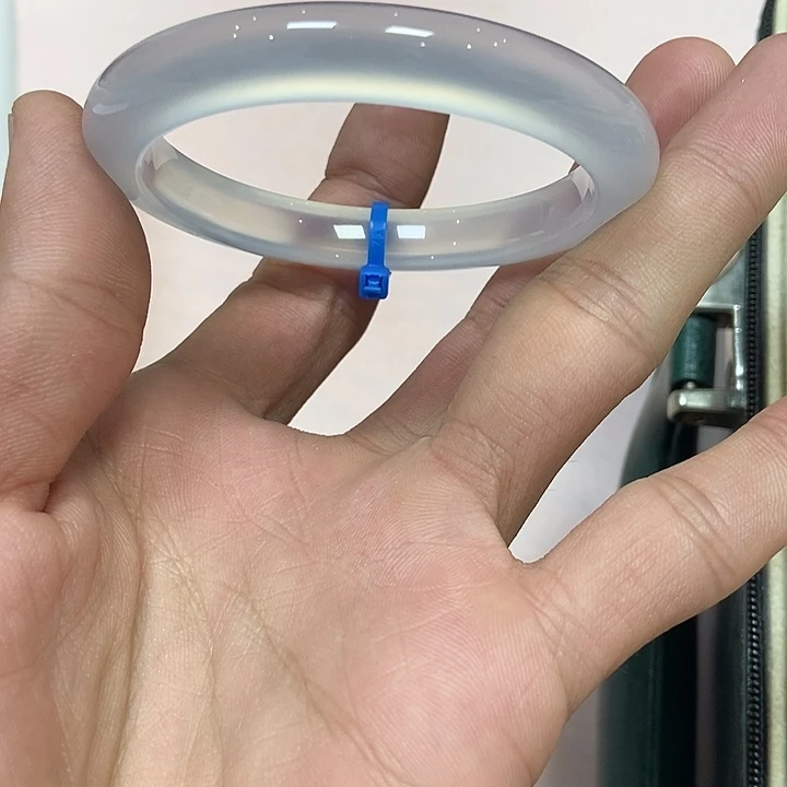 玛瑙/玉髓手镯未镶嵌梦****?189