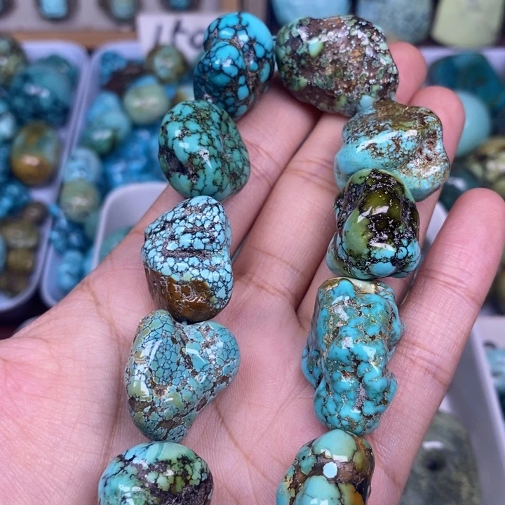 未镶嵌绿松石颈饰