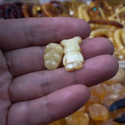 手串琥珀未镶嵌吊坠