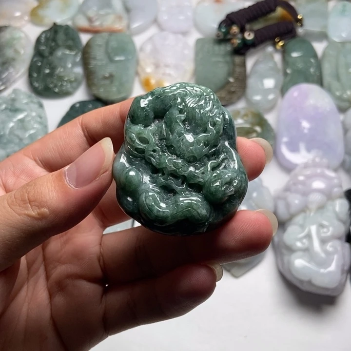 翡翠未镶嵌颈饰龙牌44