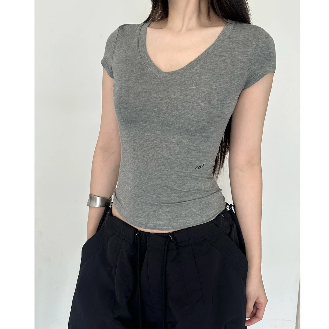 魚叁 v领美式短款短袖t恤软糯夏季清凉百搭收腰显身材正肩v领上衣