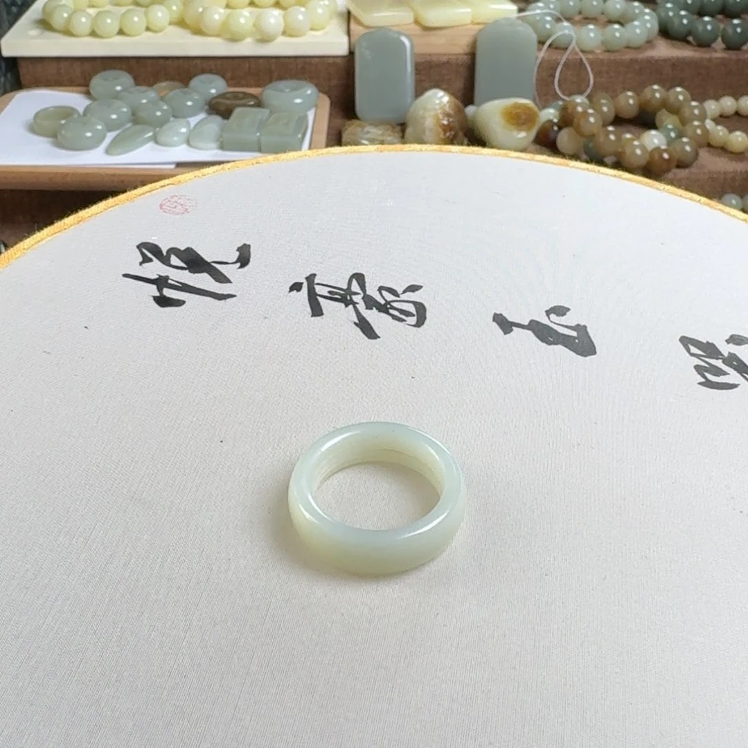 张***o和田玉未镶嵌戒指