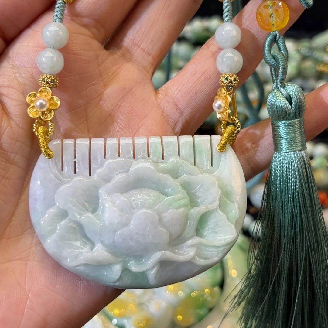 翡翠颈饰未镶嵌待编款