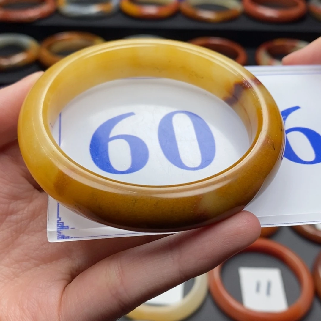 石英质玉（黄龙玉）手镯未镶嵌