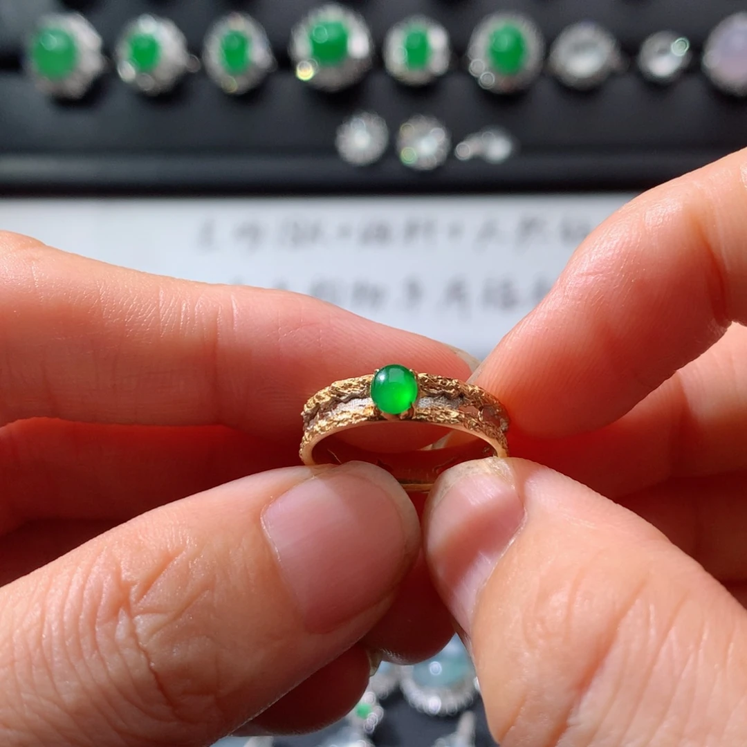 18K金镶嵌戒指翡翠衣***琳