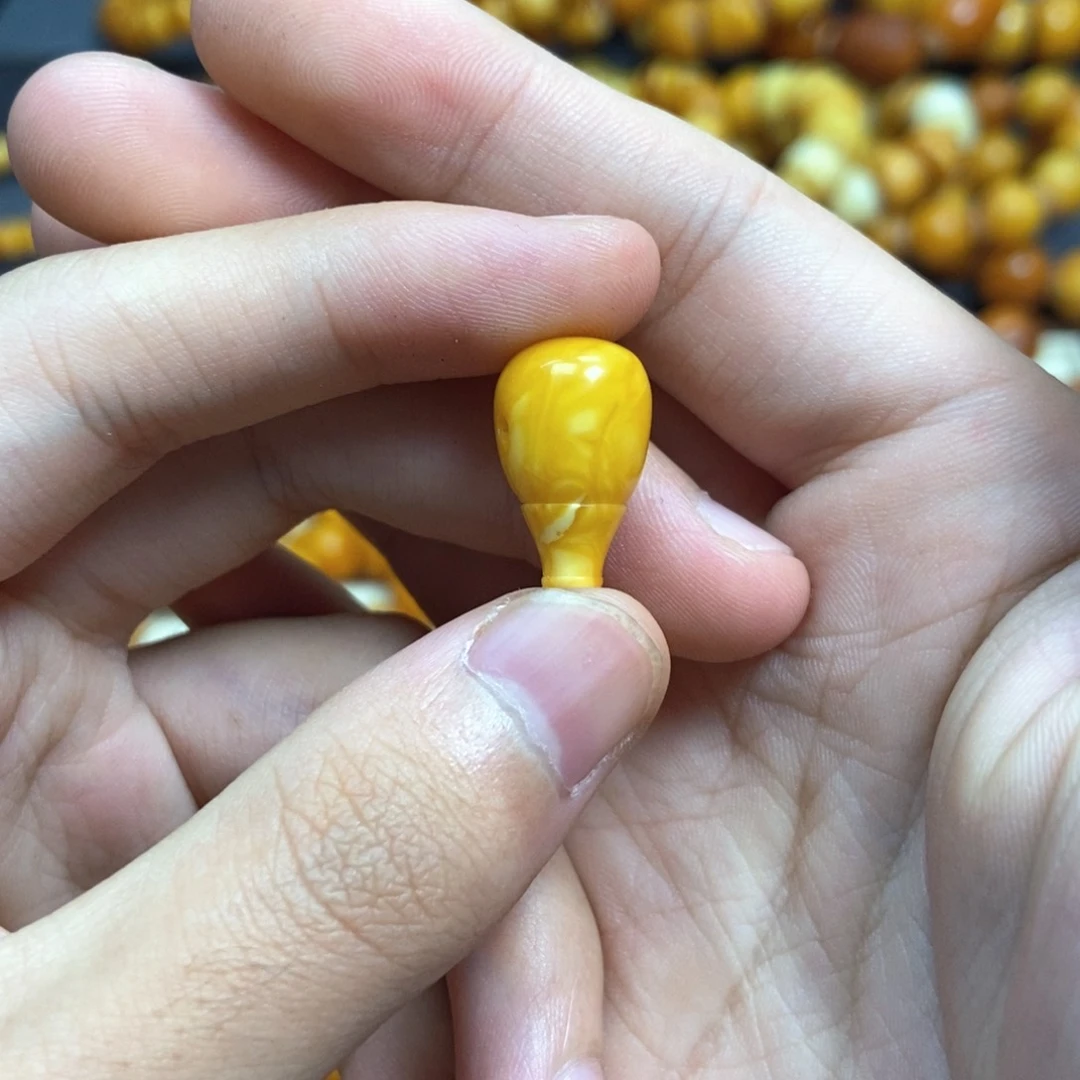 琥珀未镶嵌珠宝奇石某*哇