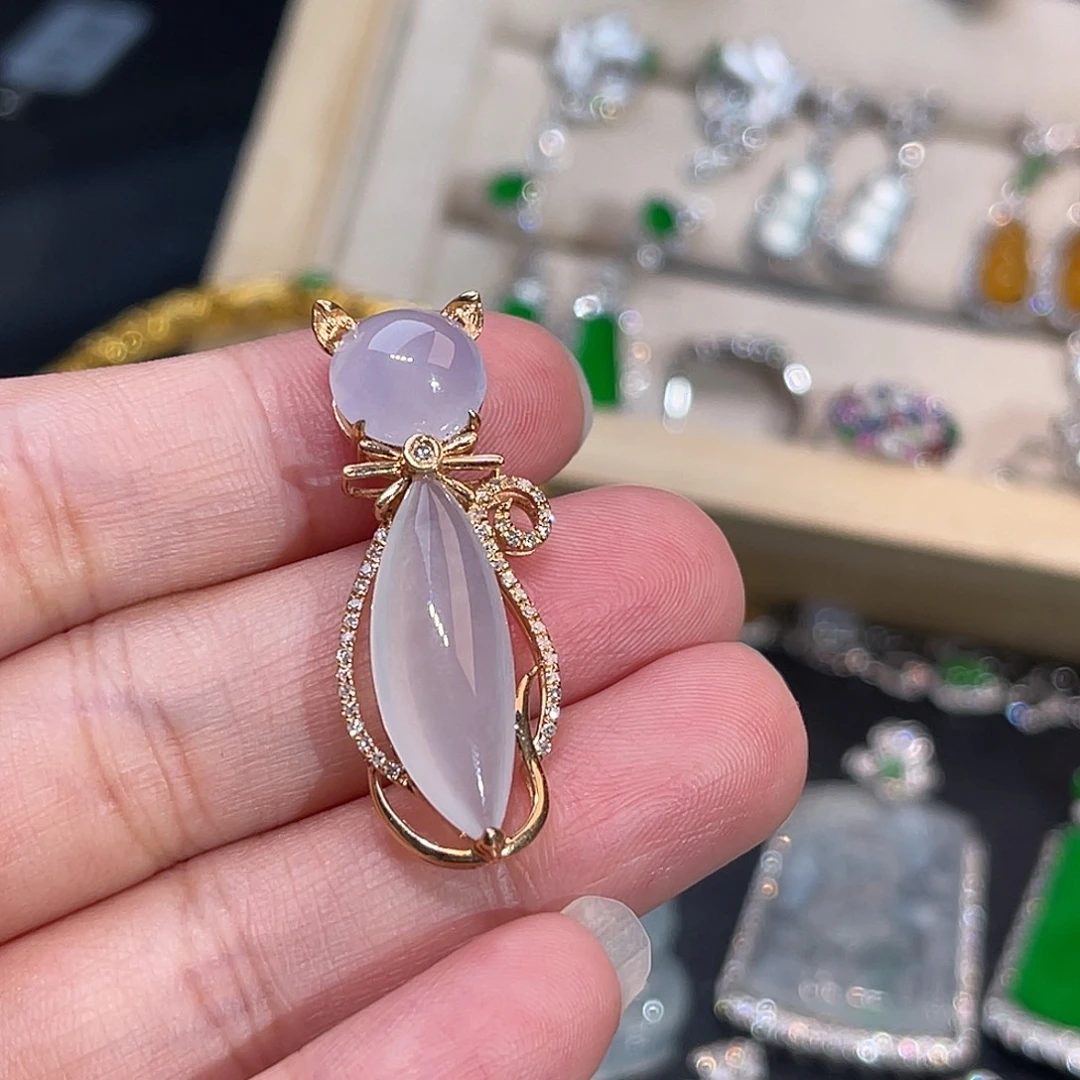 翡翠18K金镶嵌颈饰猫咪