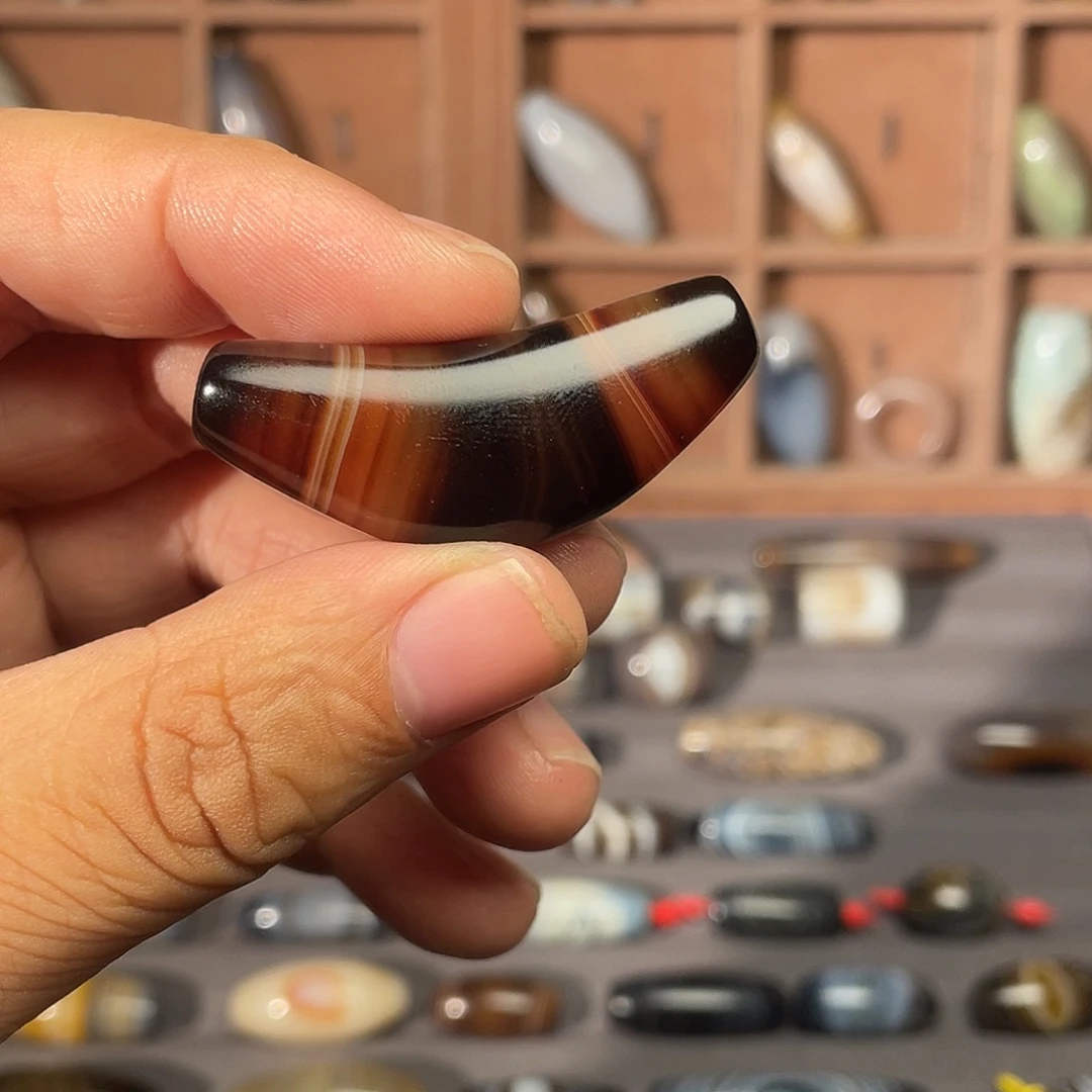 H***r玛瑙/玉髓合金颈饰