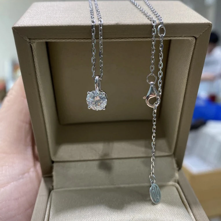 实验室培育钻石18K金 培育钻石 四爪项链